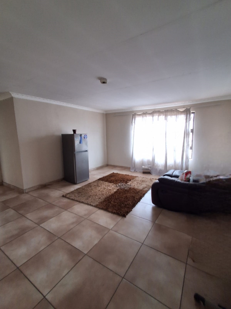 4 Bedroom Property for Sale in Golden Gardens Gauteng