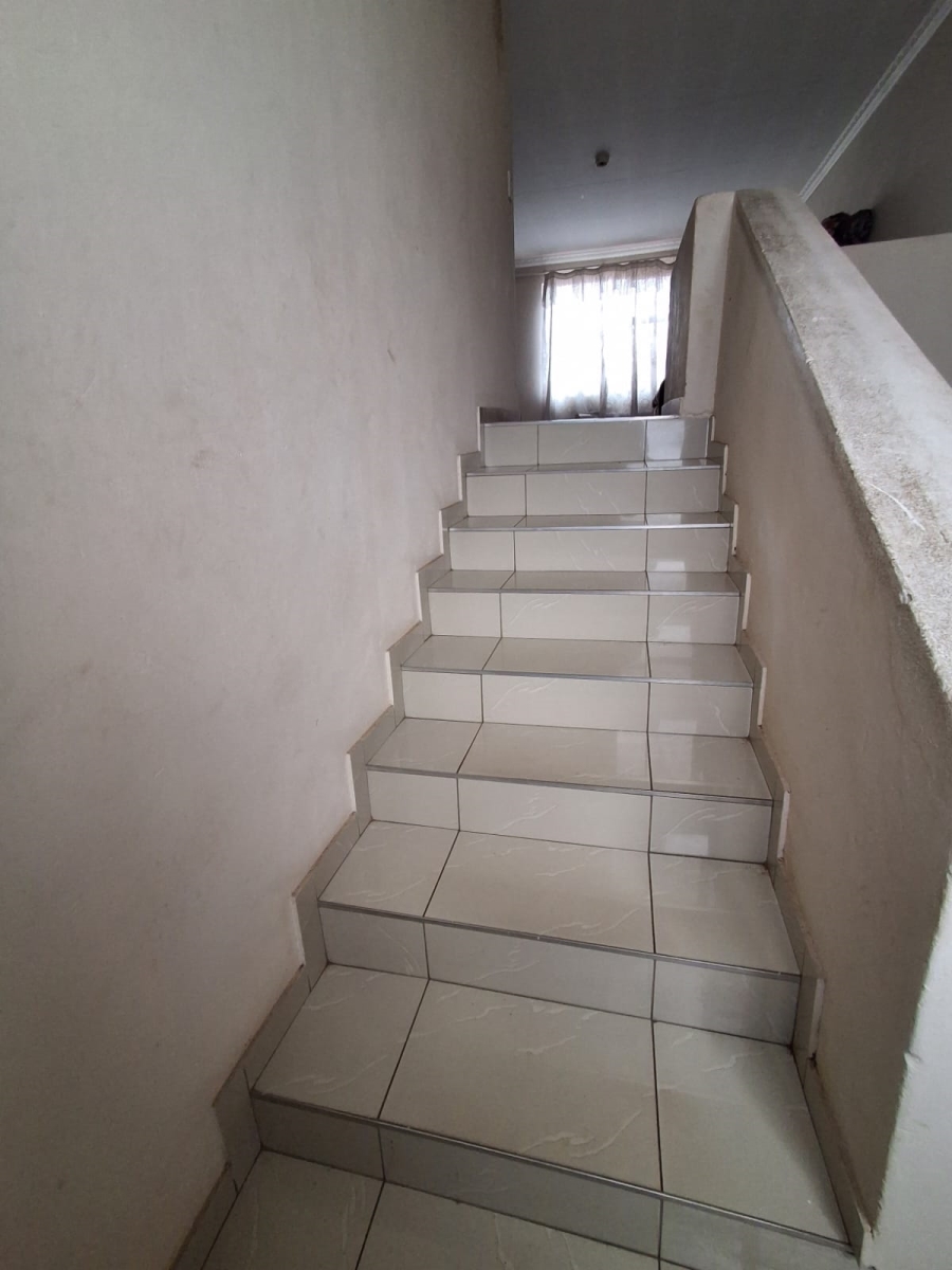 4 Bedroom Property for Sale in Golden Gardens Gauteng