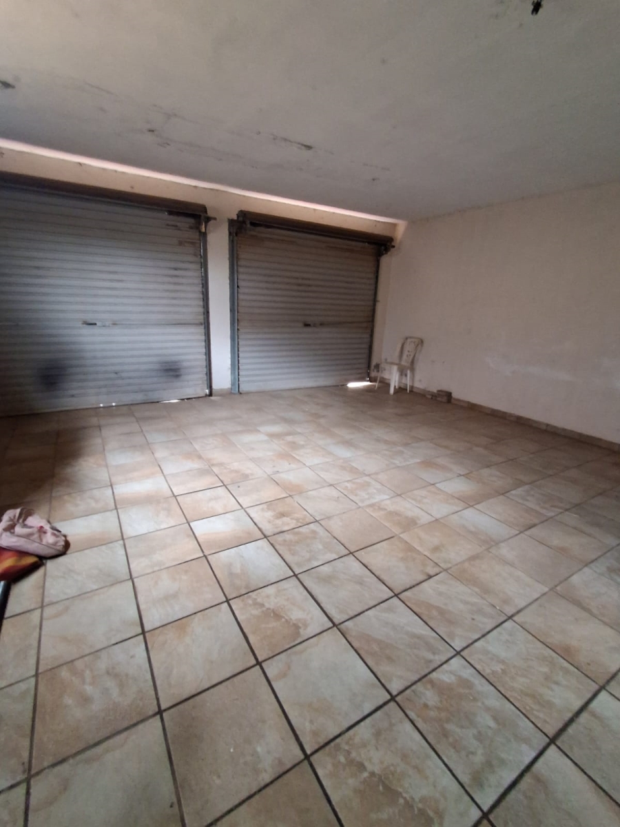 4 Bedroom Property for Sale in Golden Gardens Gauteng