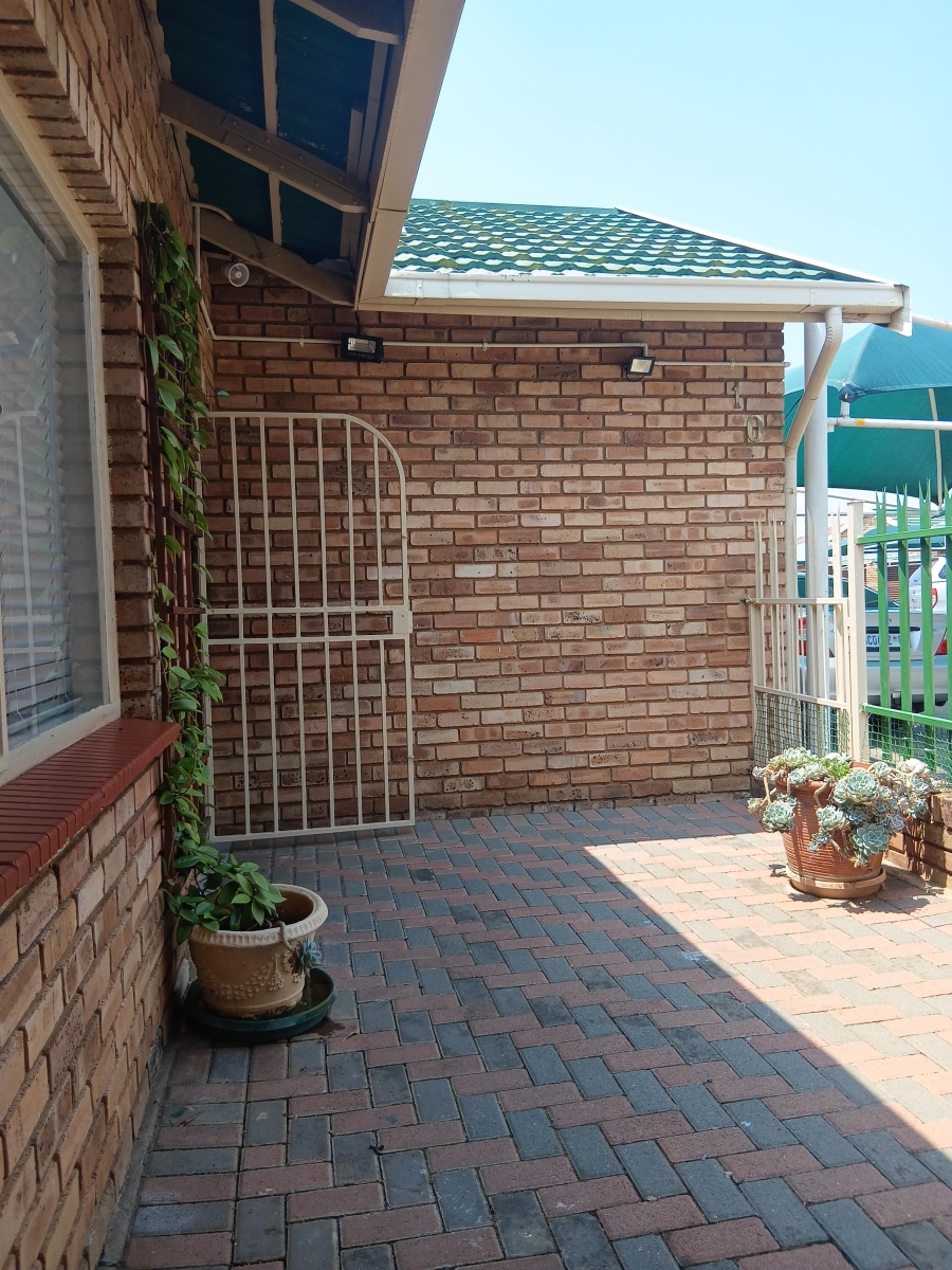3 Bedroom Property for Sale in Fochville Gauteng