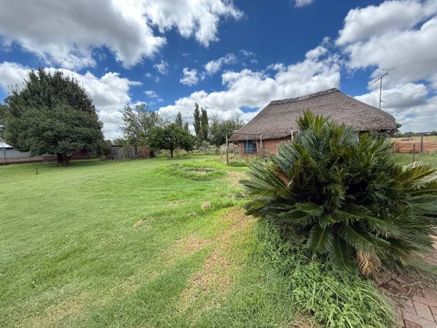 4 Bedroom Property for Sale in Mullerstuine Gauteng