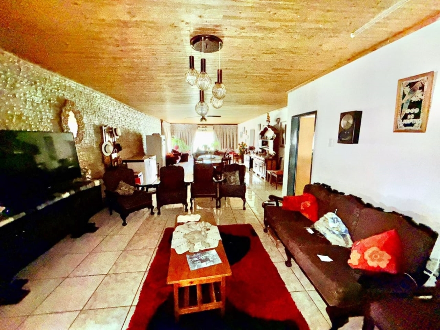 4 Bedroom Property for Sale in Mullerstuine Gauteng