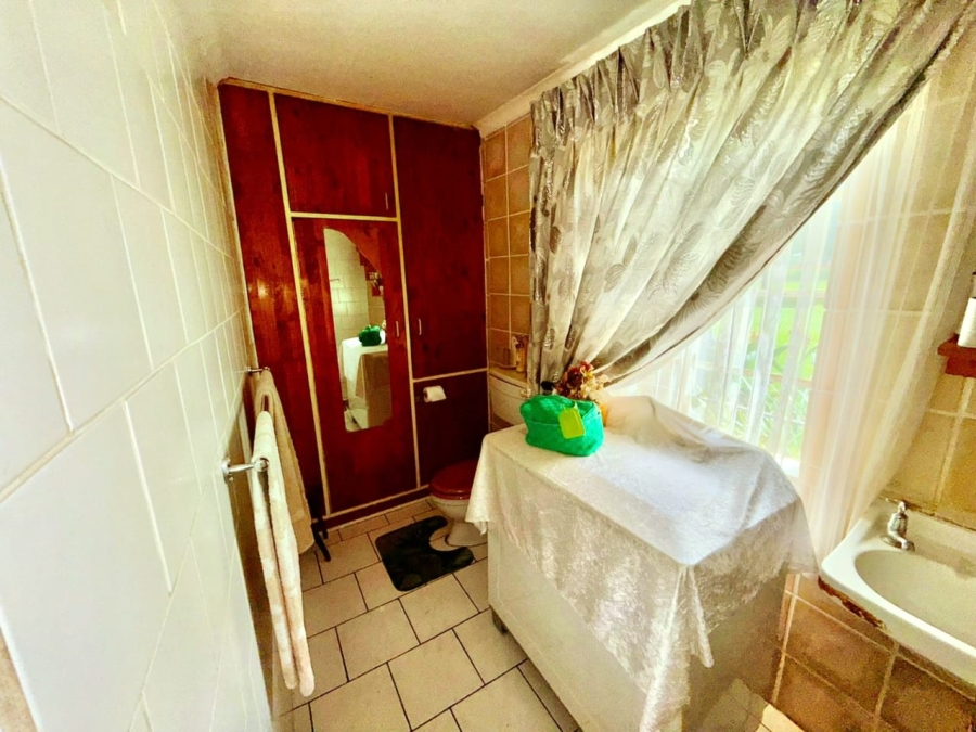 4 Bedroom Property for Sale in Mullerstuine Gauteng