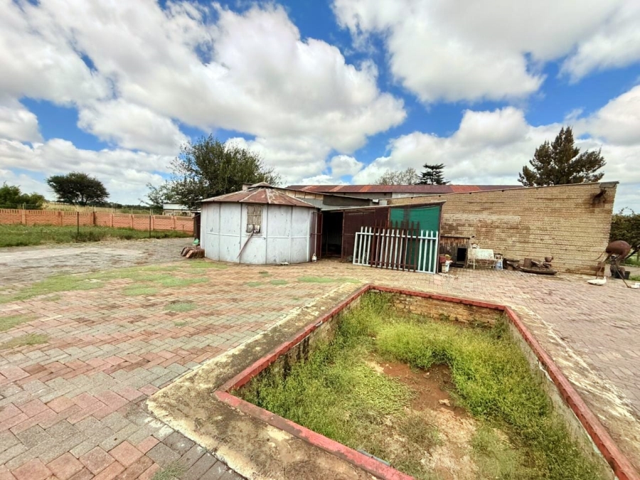 4 Bedroom Property for Sale in Mullerstuine Gauteng