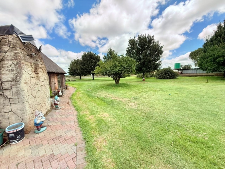 4 Bedroom Property for Sale in Mullerstuine Gauteng