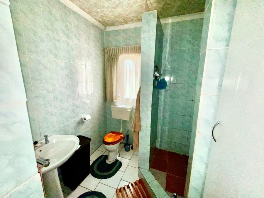 4 Bedroom Property for Sale in Mullerstuine Gauteng