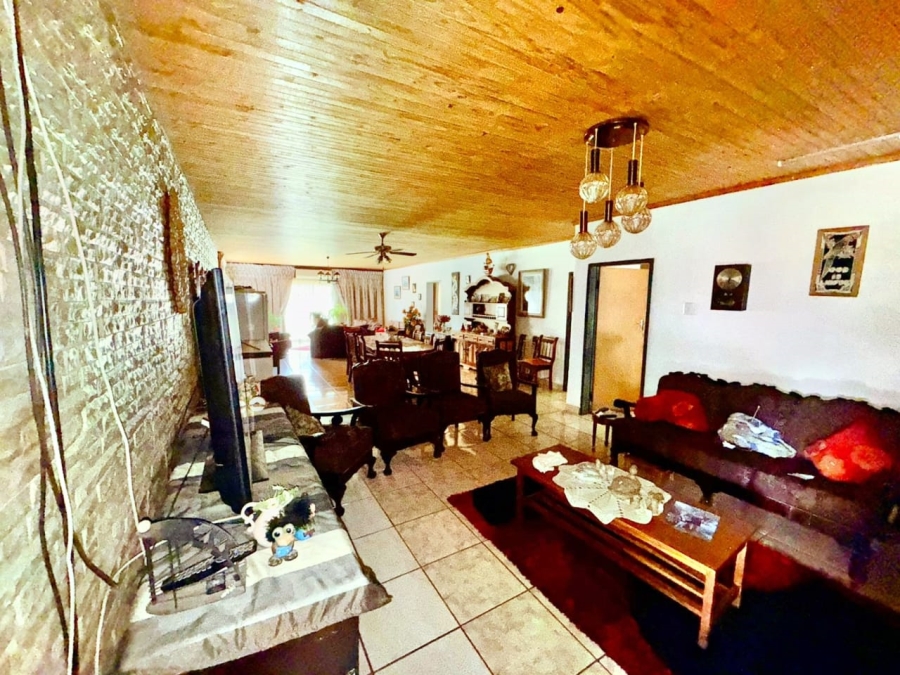 4 Bedroom Property for Sale in Mullerstuine Gauteng