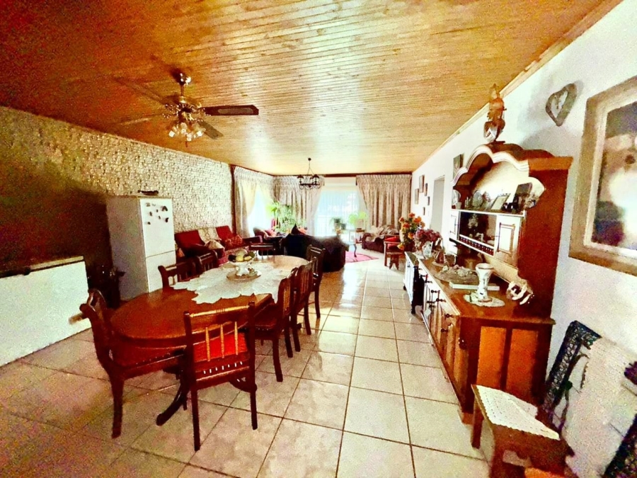 4 Bedroom Property for Sale in Mullerstuine Gauteng