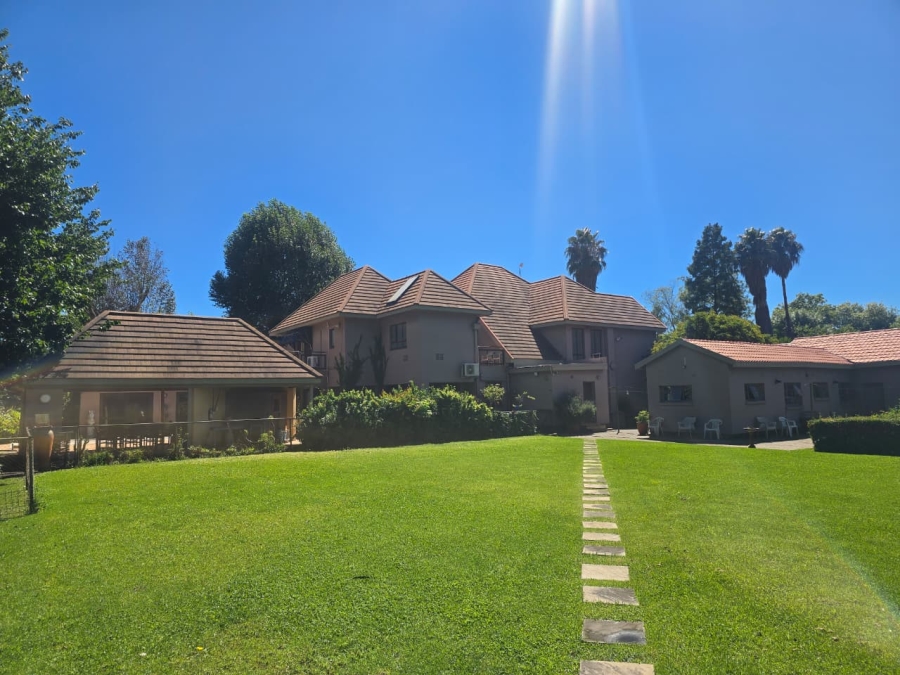 4 Bedroom Property for Sale in Three Rivers Proper Gauteng