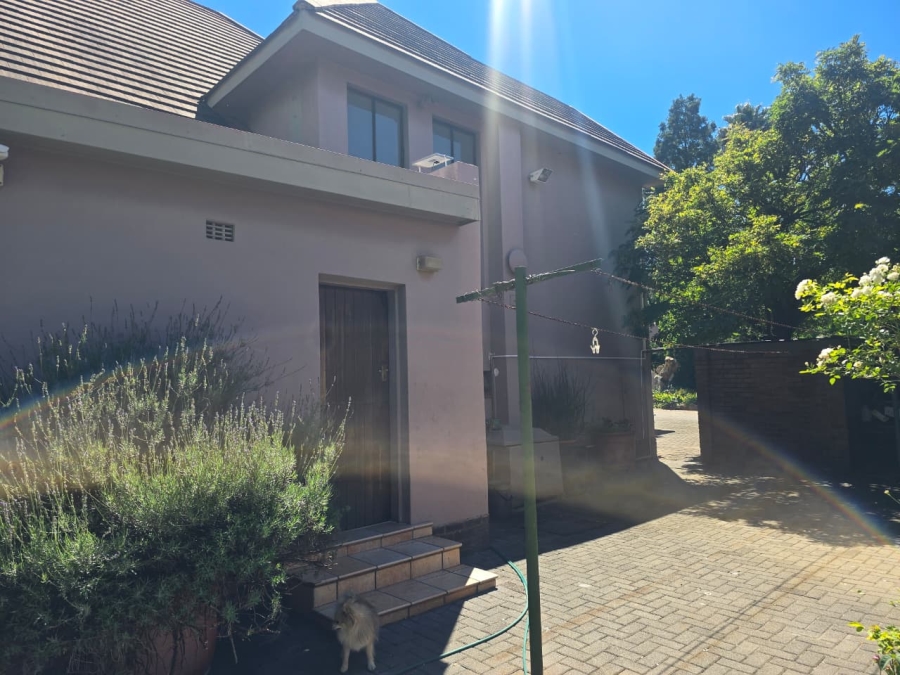 4 Bedroom Property for Sale in Three Rivers Proper Gauteng