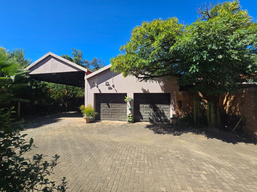 4 Bedroom Property for Sale in Three Rivers Proper Gauteng