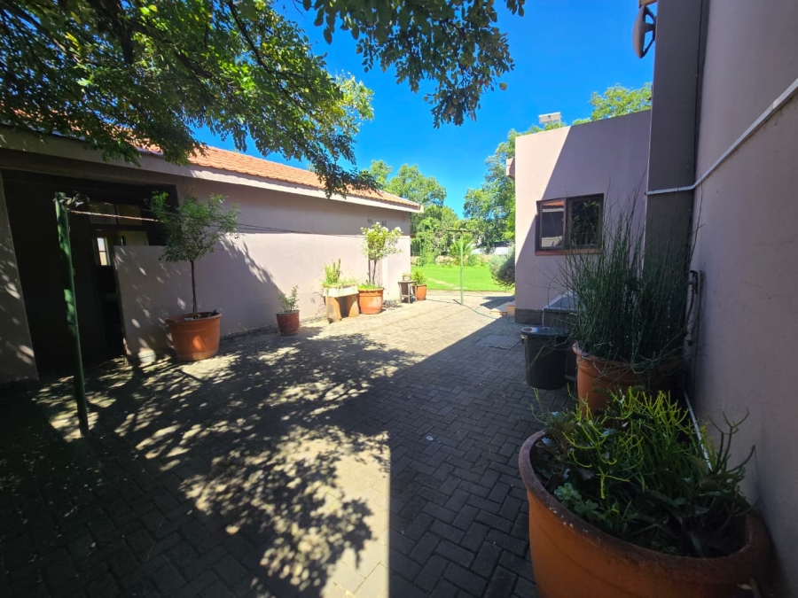 4 Bedroom Property for Sale in Three Rivers Proper Gauteng