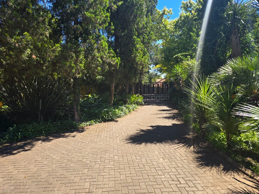 4 Bedroom Property for Sale in Three Rivers Proper Gauteng