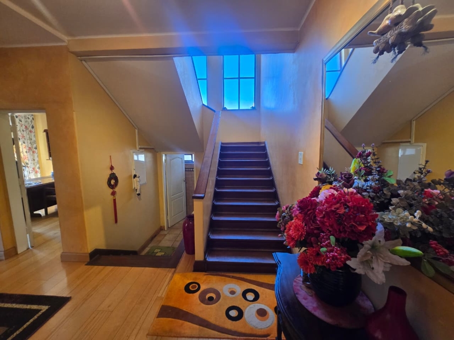 4 Bedroom Property for Sale in Three Rivers Proper Gauteng