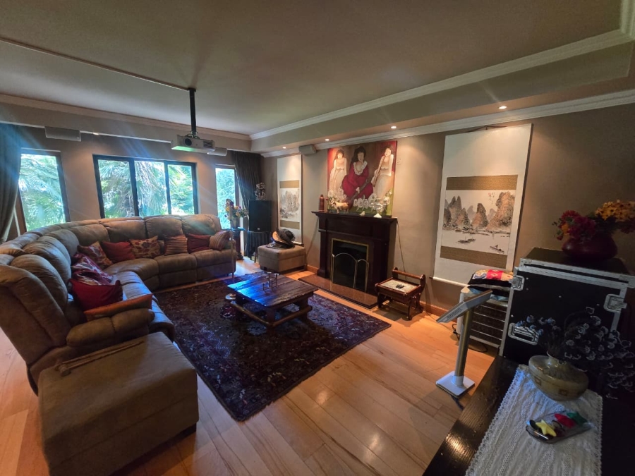 4 Bedroom Property for Sale in Three Rivers Proper Gauteng