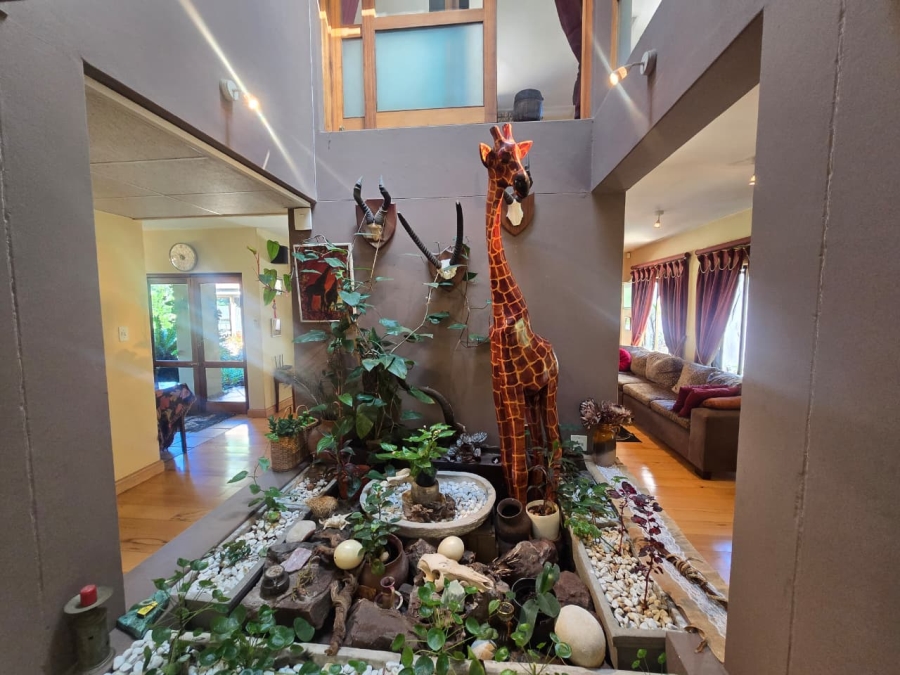 4 Bedroom Property for Sale in Three Rivers Proper Gauteng