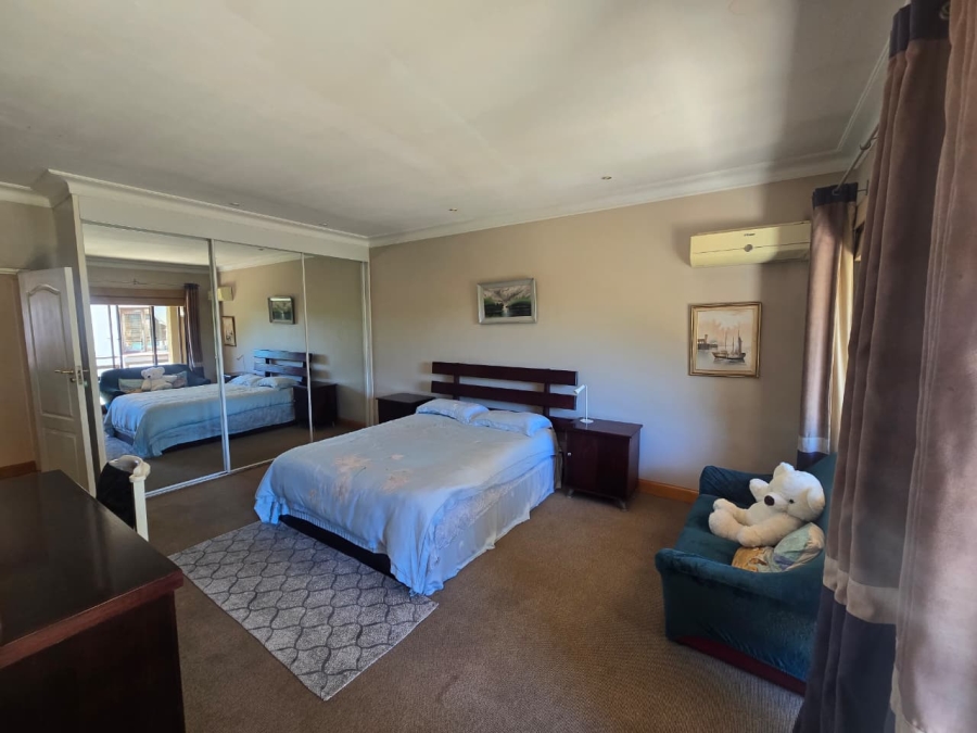 4 Bedroom Property for Sale in Three Rivers Proper Gauteng