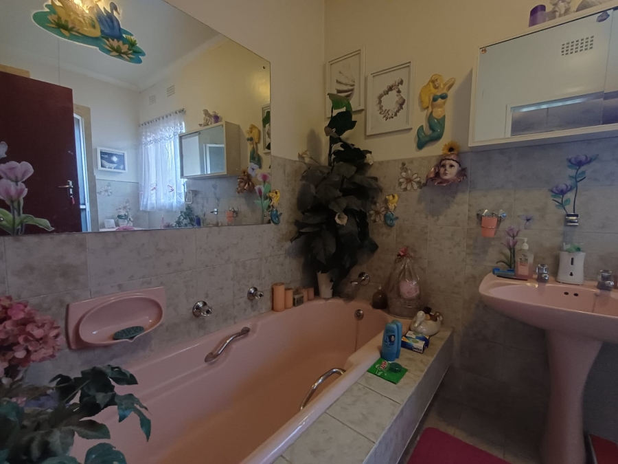 4 Bedroom Property for Sale in Vanderbijlpark Sw 2 Gauteng