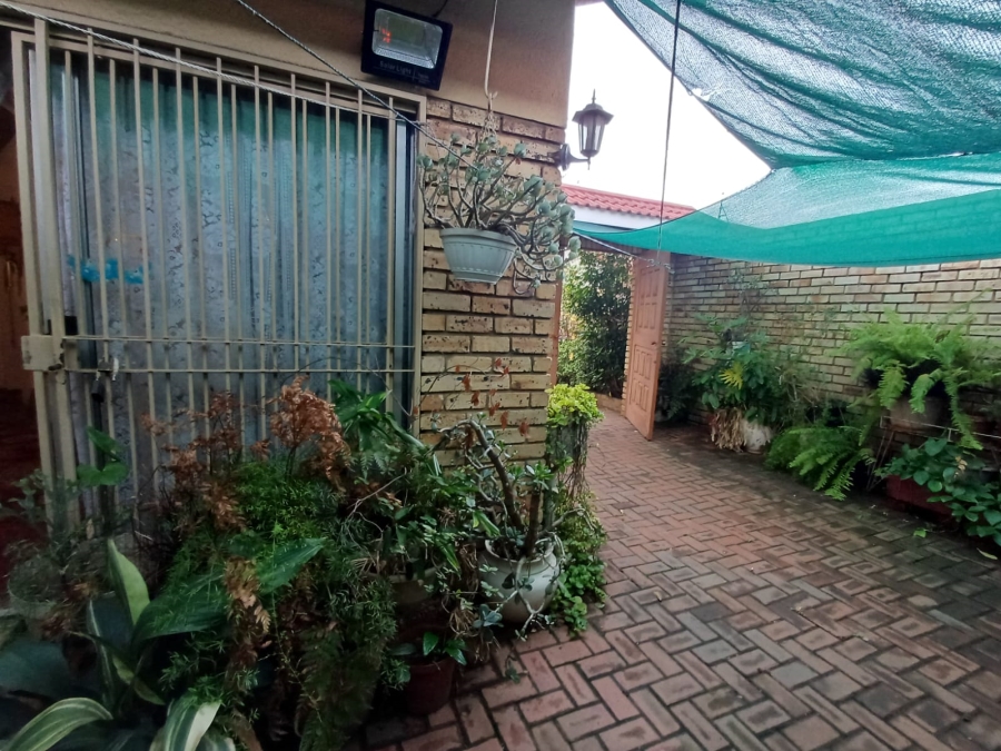 4 Bedroom Property for Sale in Vanderbijlpark Sw 2 Gauteng
