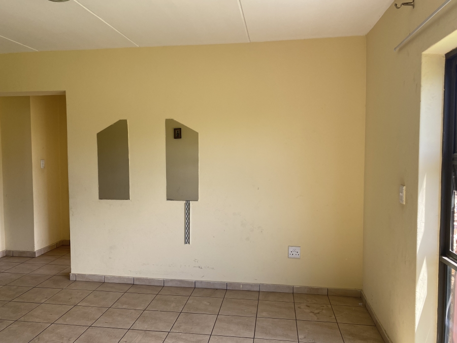 2 Bedroom Property for Sale in Ravenswood Gauteng