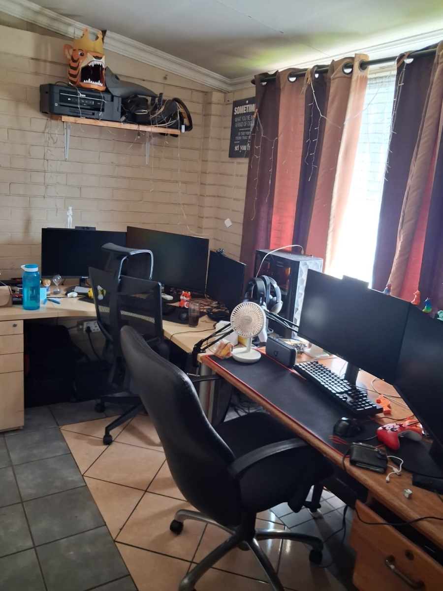 2 Bedroom Property for Sale in Rothdene Gauteng