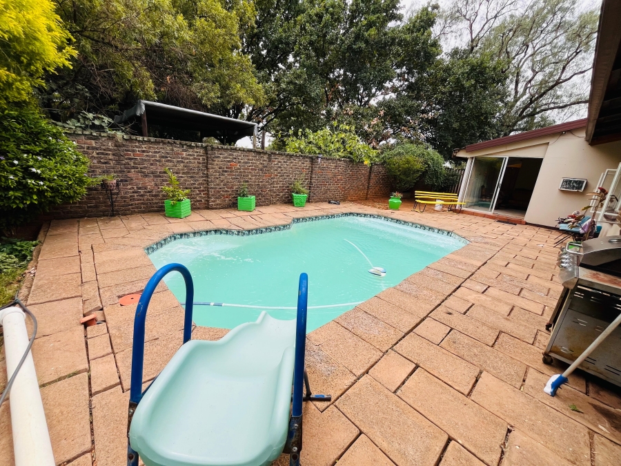 3 Bedroom Property for Sale in Rothdene Gauteng