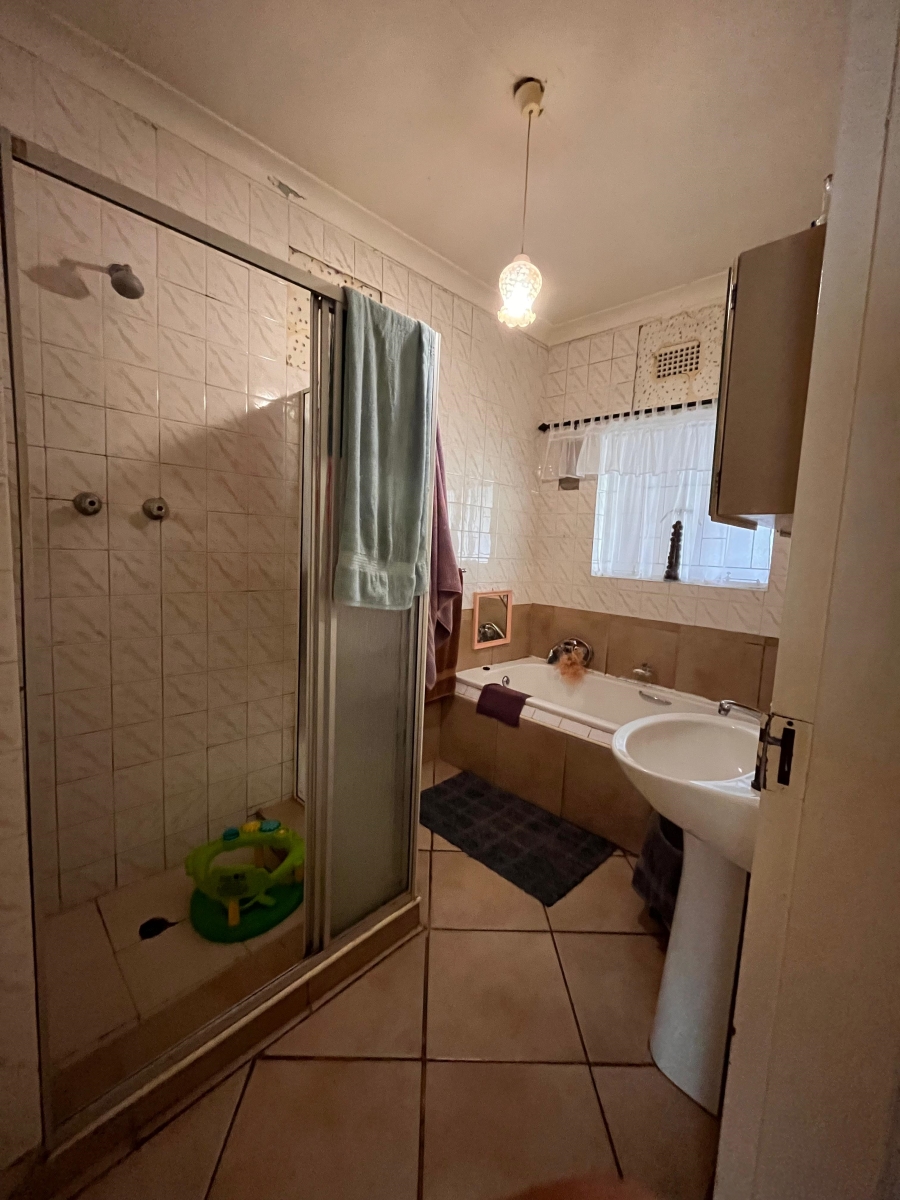 3 Bedroom Property for Sale in Rothdene Gauteng