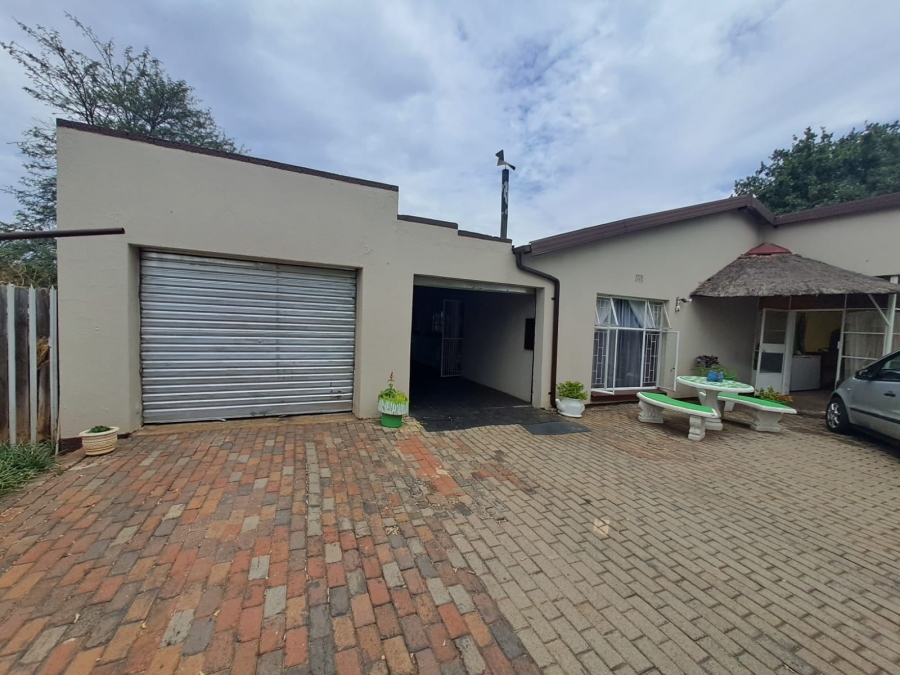 3 Bedroom Property for Sale in Rothdene Gauteng