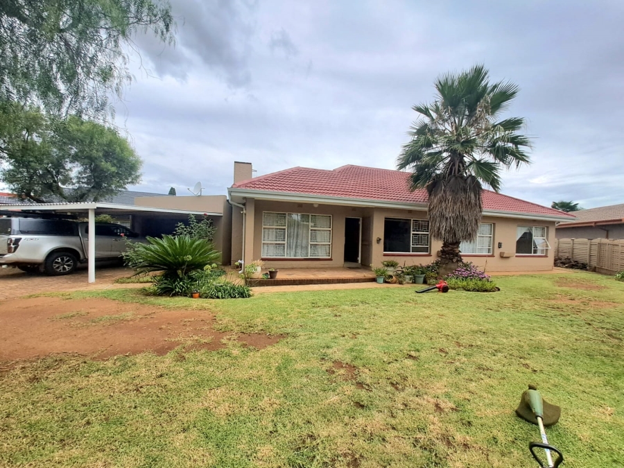 3 Bedroom Property for Sale in Sonland Park Gauteng