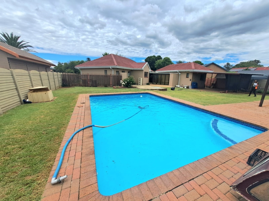 3 Bedroom Property for Sale in Sonland Park Gauteng