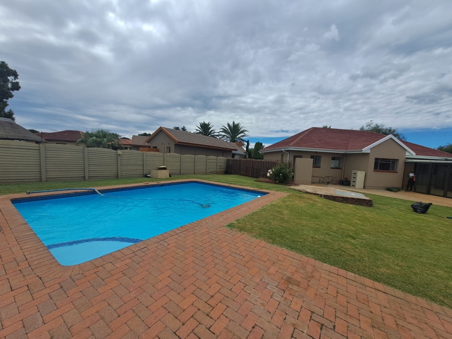 3 Bedroom Property for Sale in Sonland Park Gauteng