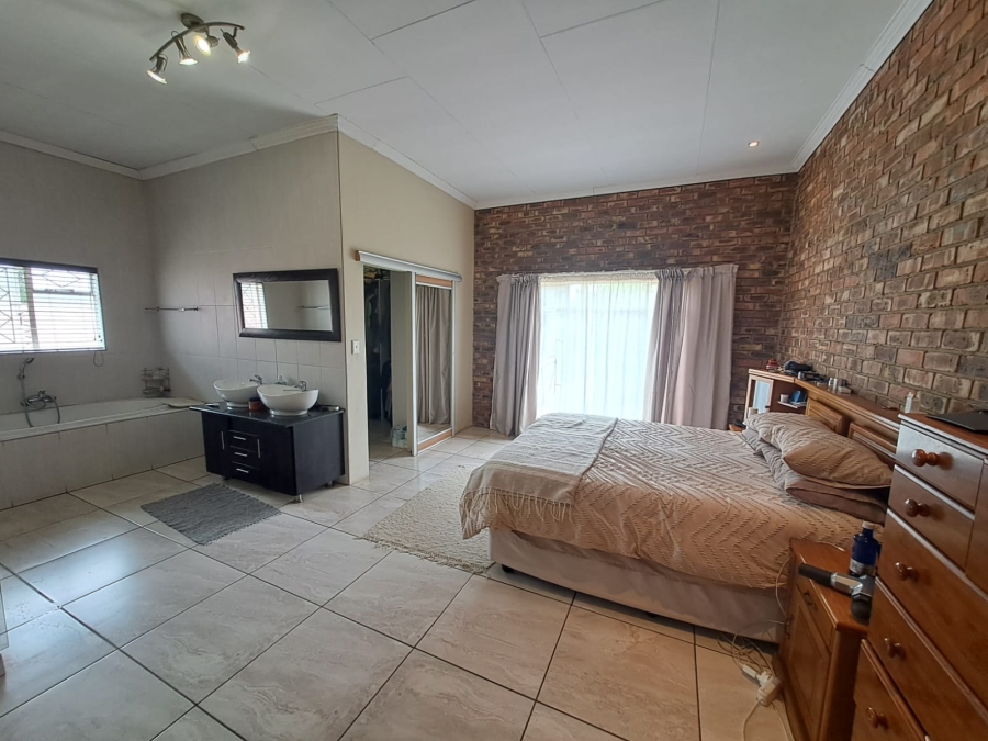 3 Bedroom Property for Sale in Three Rivers East Gauteng