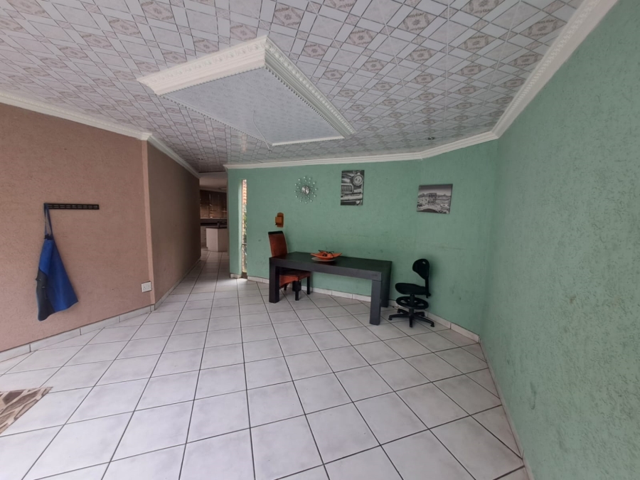 5 Bedroom Property for Sale in Arcon Park Gauteng