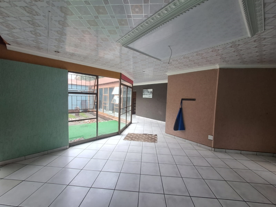 5 Bedroom Property for Sale in Arcon Park Gauteng