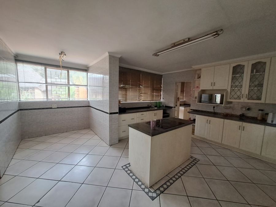 5 Bedroom Property for Sale in Arcon Park Gauteng