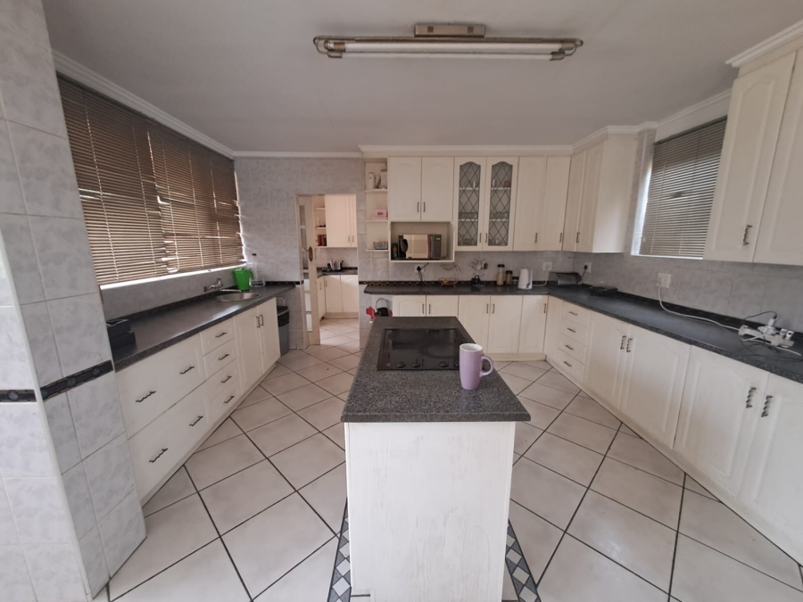 5 Bedroom Property for Sale in Arcon Park Gauteng