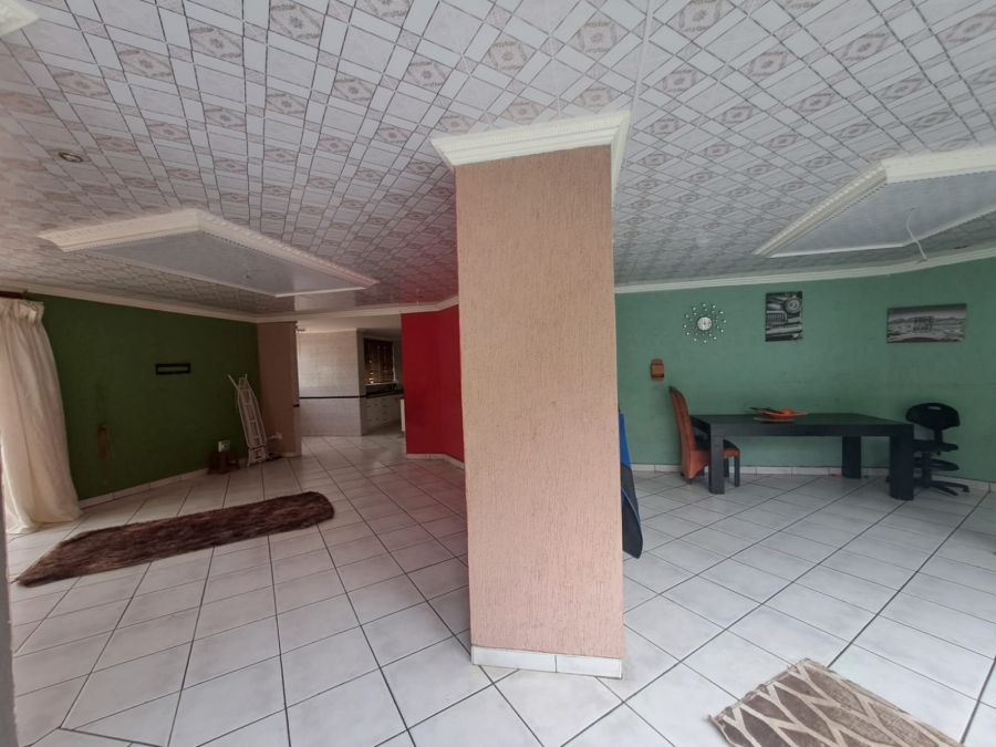 5 Bedroom Property for Sale in Arcon Park Gauteng