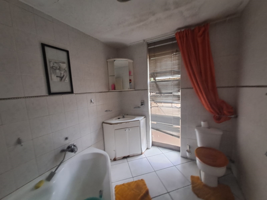 5 Bedroom Property for Sale in Arcon Park Gauteng