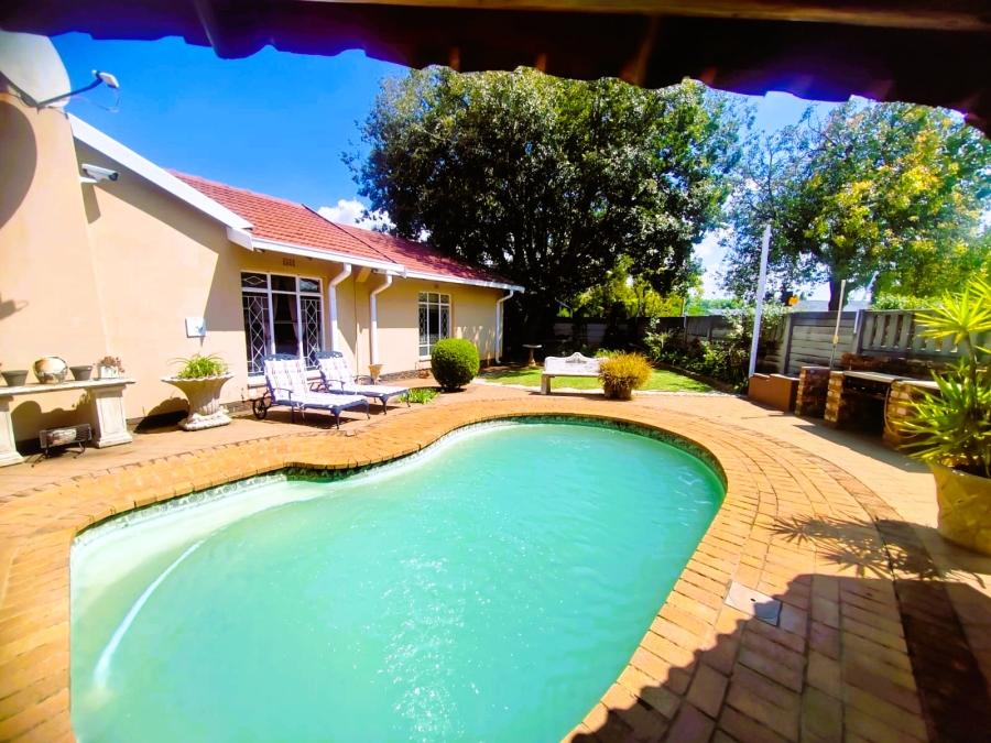 4 Bedroom Property for Sale in Parkrand Gauteng