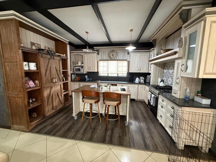 4 Bedroom Property for Sale in Vanderbijlpark SE 8 Gauteng