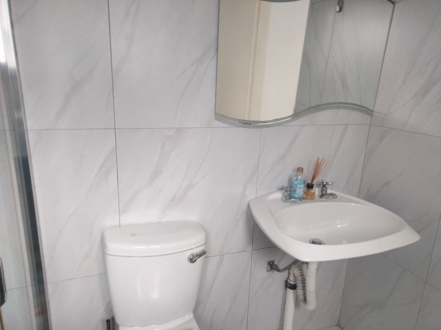 To Let 3 Bedroom Property for Rent in Bromhof Gauteng