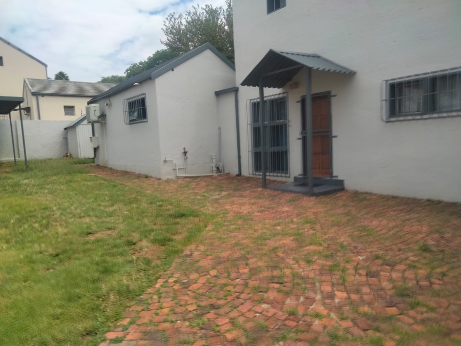 To Let 3 Bedroom Property for Rent in Bromhof Gauteng