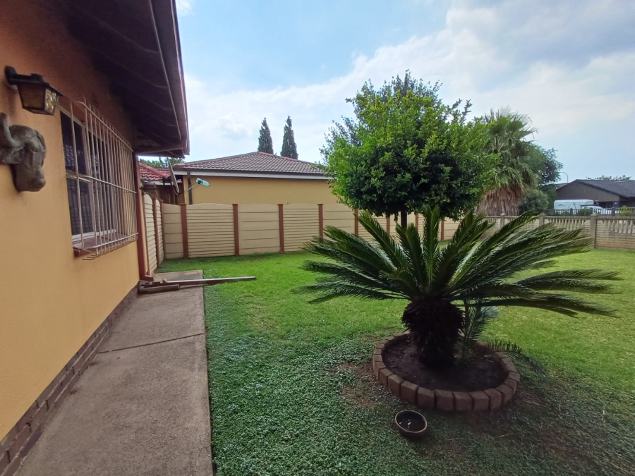 3 Bedroom Property for Sale in Vanderbijlpark SE 6 Gauteng