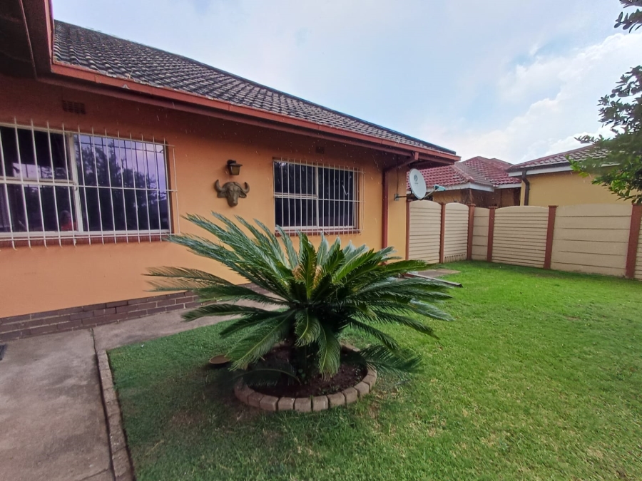 3 Bedroom Property for Sale in Vanderbijlpark SE 6 Gauteng
