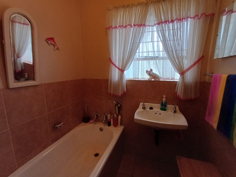 3 Bedroom Property for Sale in Vanderbijlpark SE 6 Gauteng