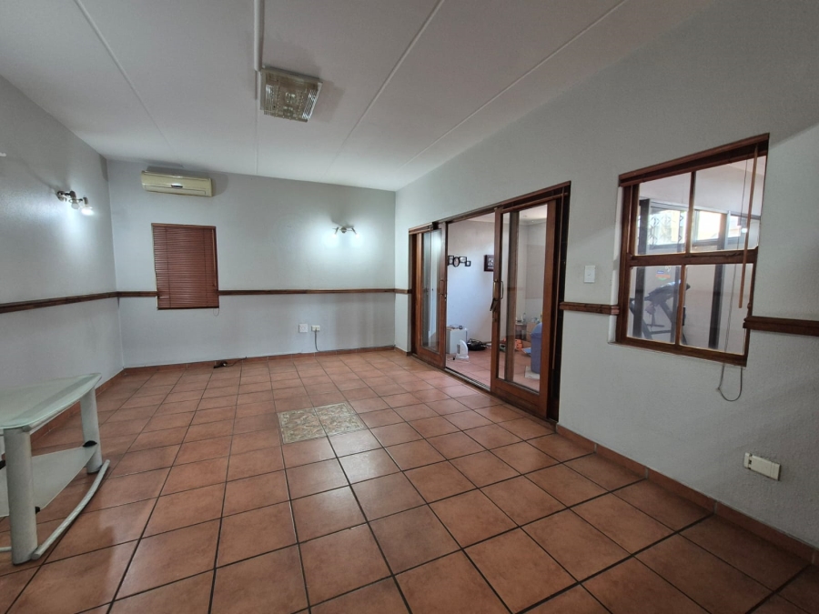 3 Bedroom Property for Sale in Vanderbijlpark SE 2 Gauteng
