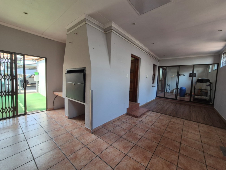 3 Bedroom Property for Sale in Vanderbijlpark SE 2 Gauteng