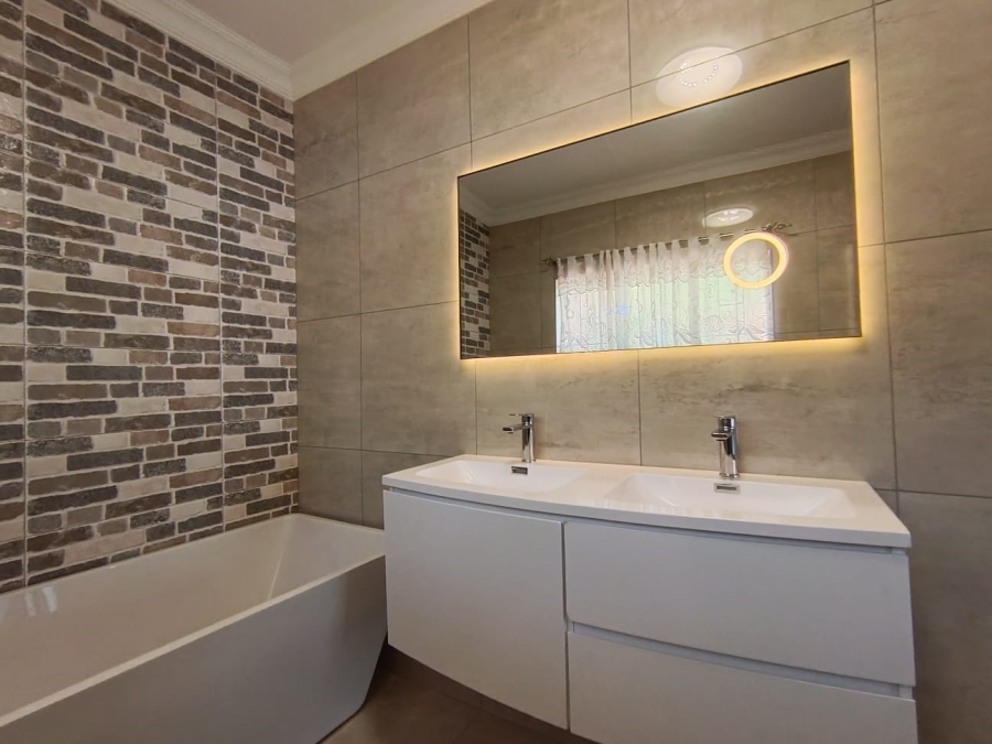 3 Bedroom Property for Sale in Magalieskruin Gauteng