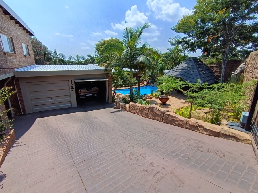 3 Bedroom Property for Sale in Magalieskruin Gauteng