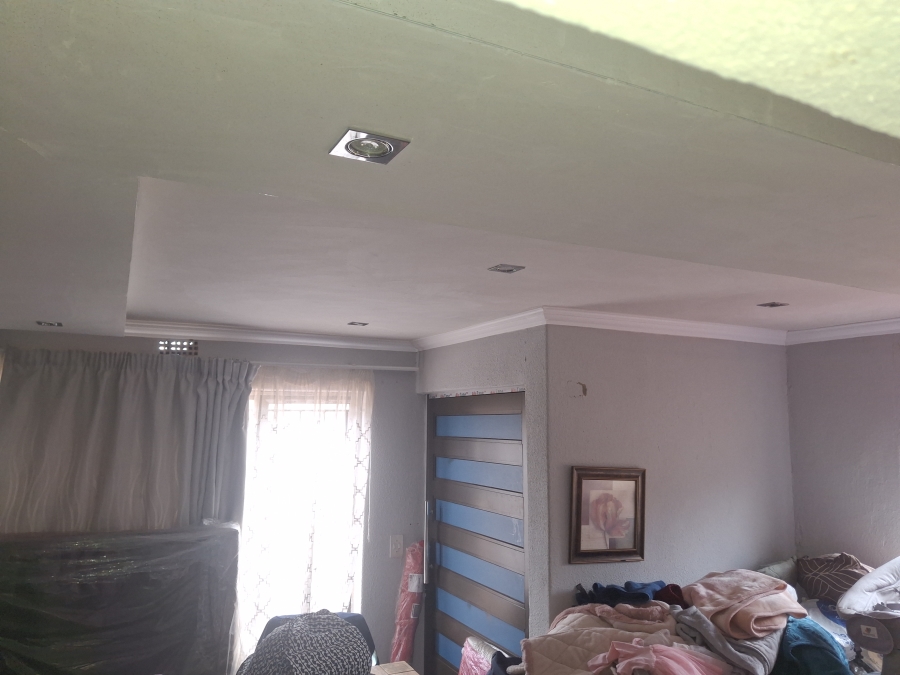2 Bedroom Property for Sale in Vosloorus South Gauteng